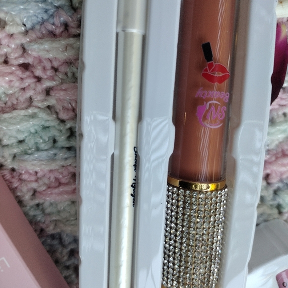 Lip matte set/lipsticks - Picture 3 of 10